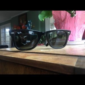 ✨RAYBAN WAYFARERS✨